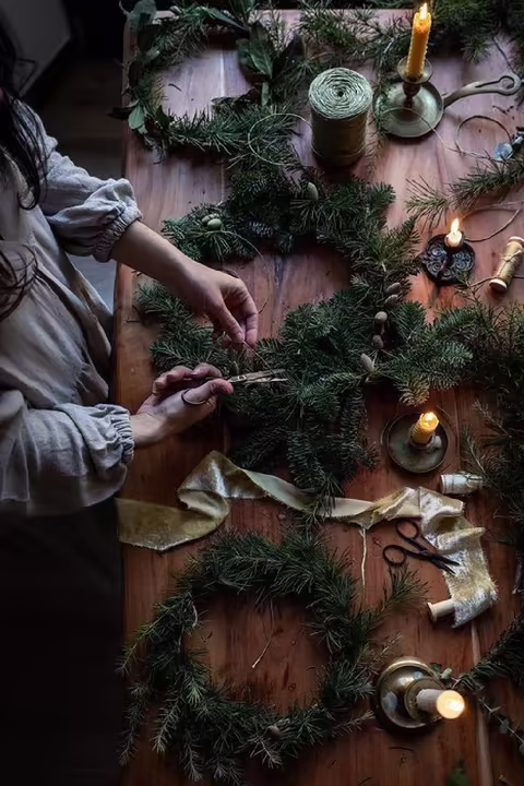 Kreativ juleworkshop med pynt, gran og dekorationer i samarbejde med Lunddahl Studio